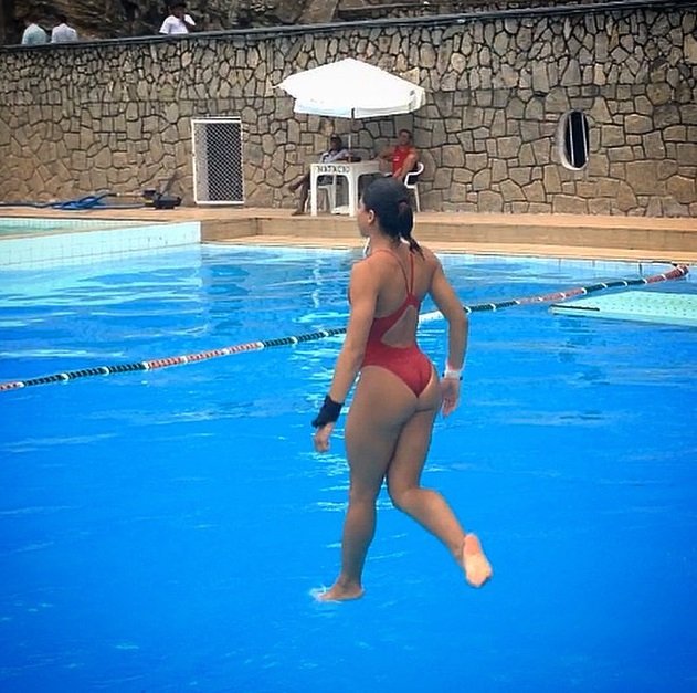 «Εκρηκτική» αθλήτρια καταδύσεων αποβλήθηκε από το Ολυμπιακό χωριό λόγω σεξουαλικού σκανδάλου [εικόνες] | iefimerida.gr 4