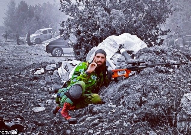 Ολλανδός εντάχθηκε στο ISIS, έγινε τζιχαντιστής και ποστάρει για τη ζωή του στο Tumblr -Οι απαντήσεις σοκ στις ερωτήσεις που του κάνουν άλλοι χρήστες [εικόνες] | iefimerida.gr 10