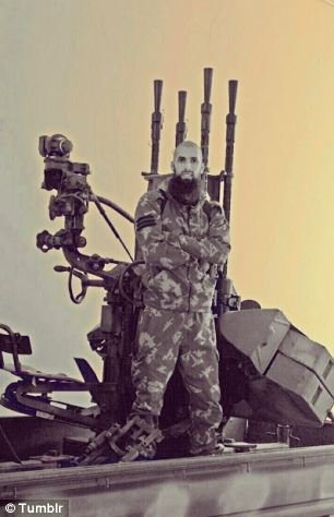 Ολλανδός εντάχθηκε στο ISIS, έγινε τζιχαντιστής και ποστάρει για τη ζωή του στο Tumblr -Οι απαντήσεις σοκ στις ερωτήσεις που του κάνουν άλλοι χρήστες [εικόνες] | iefimerida.gr 17