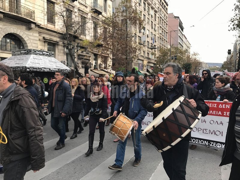 Διαμαρτυρία εκπαιδευτικών για το νέο σύστημα διορισμών [εικόνες & βίντεο] | iefimerida.gr 10