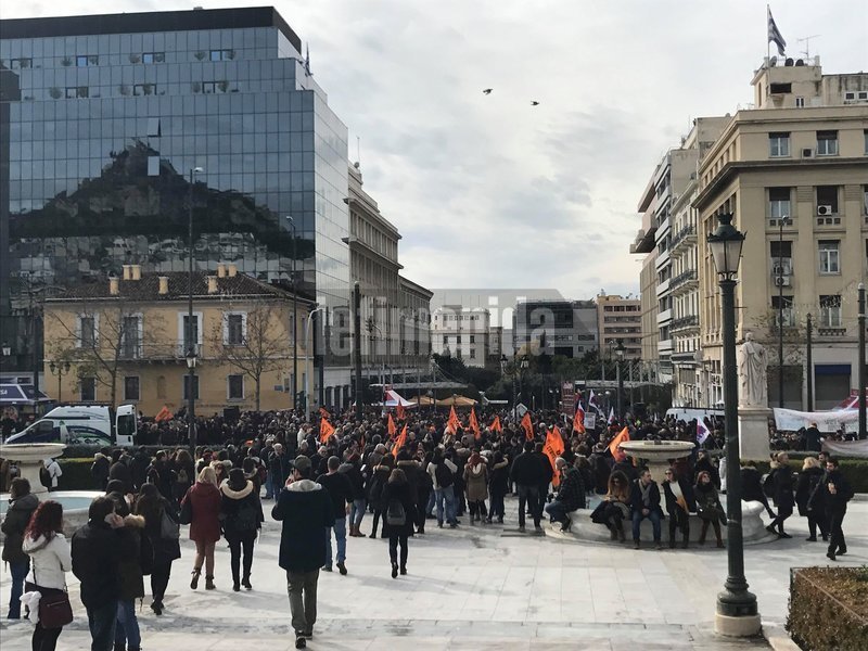 Διαμαρτυρία εκπαιδευτικών για το νέο σύστημα διορισμών [εικόνες & βίντεο] | iefimerida.gr 8