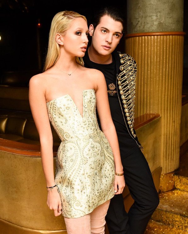 Η εγγονή του τέως στα Οσκαρ Μόδας -Με Balmain, σαν την Κιμ Καρντάσιαν [εικόνες] | iefimerida.gr 1