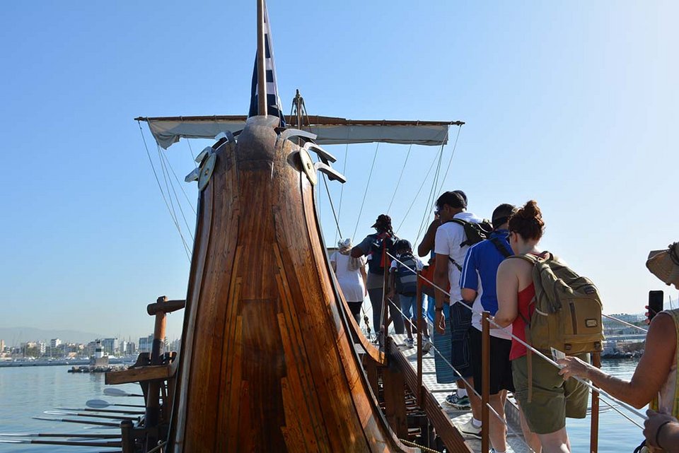  Aνοιξε πανιά η τριήρης «Ολυμπιάς» -Πότε και πού μπορούν να κωπηλατήσουν πολίτες [εικόνες & λίστα] | iefimerida.gr 2