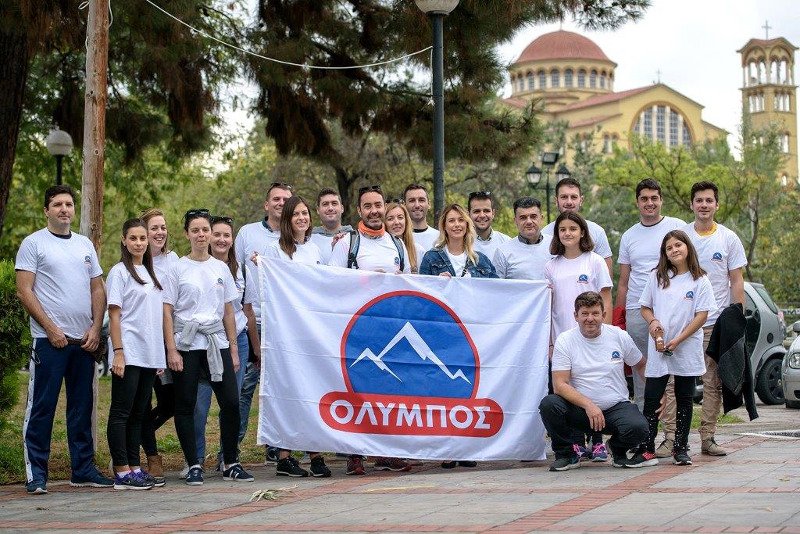 Πλήθος εθελοντών βοήθησε στην συλλογή σκουπιδιών από τις όχθες του ποταμού.