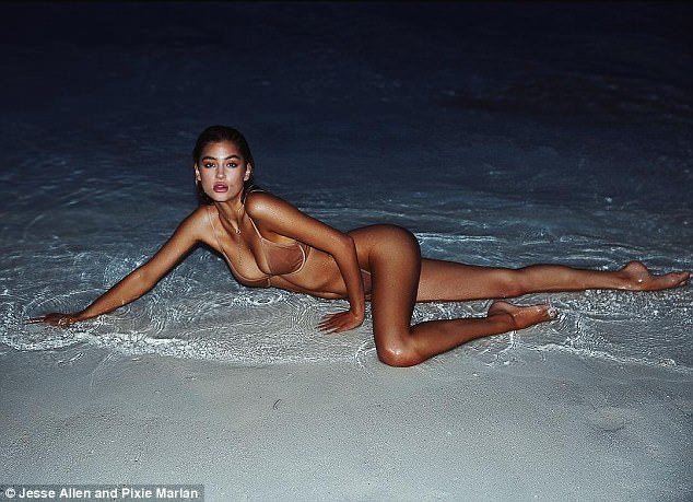 Αυτό το ζευγάρι παράτησε το μόντελινγκ για να γυρίσει τον κόσμο -Μοναδικά καρέ από Σαντορίνη και Μαλδίβες [εικόνες] | iefimerida.gr 11