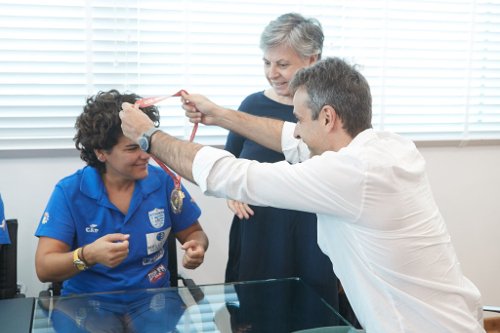 Συνάντηση Μητσοτάκη-Ολυμπιακής Ομάδας Κωφών: Ο αγώνας σας ακουμπάει στις καρδιές όλων [εικόνες] | iefimerida.gr 1