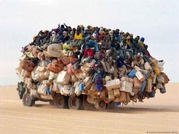 To Twitter γελάει με τον Μάρδα: Κάνουν τους μετανάστες επενδυτές και τους επενδυτές μετανάστες... [εικόνες] | iefimerida.gr 3