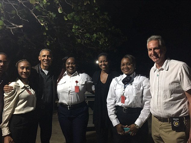 Στιγμές χαλάρωσης στην Καραϊβική -Οι διακοπές του Μπαράκ Ομπάμα και της Μισέλ στο ιδιωτικό νησί δισεκατομμυριούχου [εικόνες] | iefimerida.gr 5