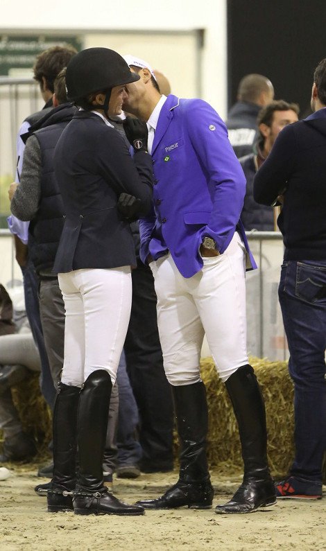 Τα τρυφερά φιλιά του Αλβάρο στην Αθηνά Ωνάση και η αντίδραση της χρυσής κληρονόμου [εικόνες] | iefimerida.gr 3