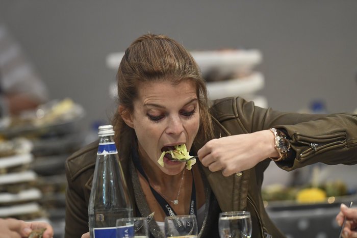 Χαμογελαστή και... ορεξάτη η Αθηνά Ωνάση, για πρώτη φορά μετά το διαζύγιο [εικόνες] | iefimerida.gr 1