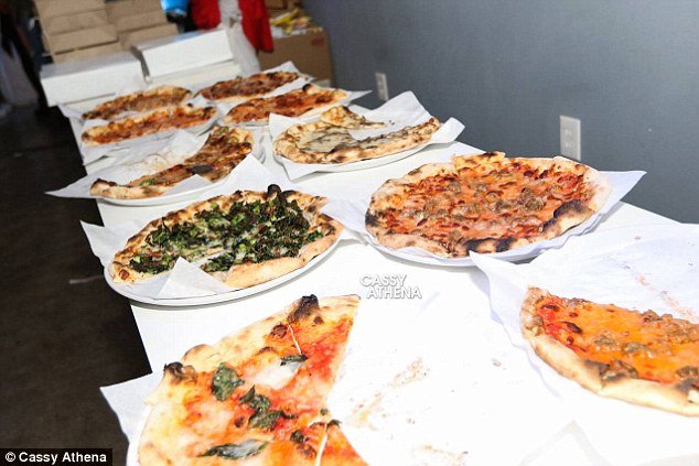 Στο χλιδάτο πάρτι 16χρονου -Του πήγαν δώρο μια Λαμποργκίνι και ένα τζιπ! [εικόνες] | iefimerida.gr 7