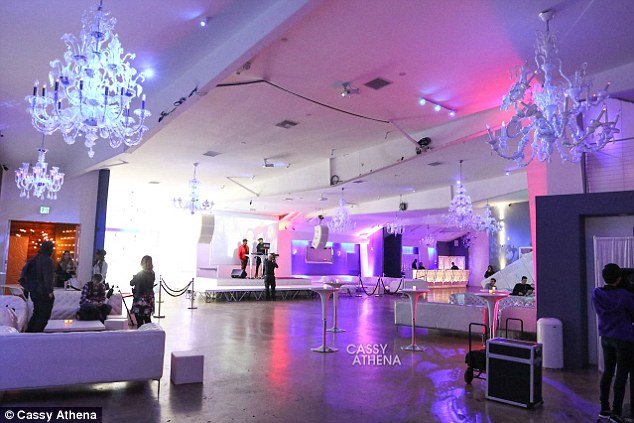 Στο χλιδάτο πάρτι 16χρονου -Του πήγαν δώρο μια Λαμποργκίνι και ένα τζιπ! [εικόνες] | iefimerida.gr 6