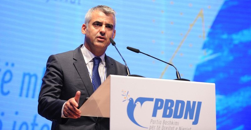 Ο ελληνικής καταγωγής βουλευτής Ευάγγελος Ντούλες μιλάει στο iefimerida και εξηγεί τι συμβαίνει στην Αλβανία | iefimerida.gr 0