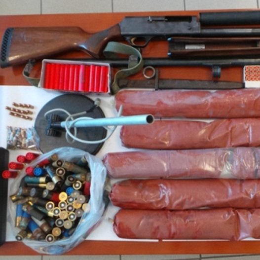 Κρητικός είχε ολόκληρη... μπαρουταποθήκη σπίτι του: 20 κιλά ζελατοδυναμίτιδας [εικόνα]     | iefimerida.gr 0