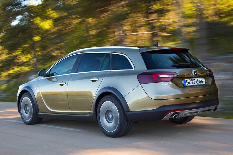 Opel Insignia Country Tourer: Το μεσαίο Opel ντύνεται τζιπ | iefimerida.gr 1