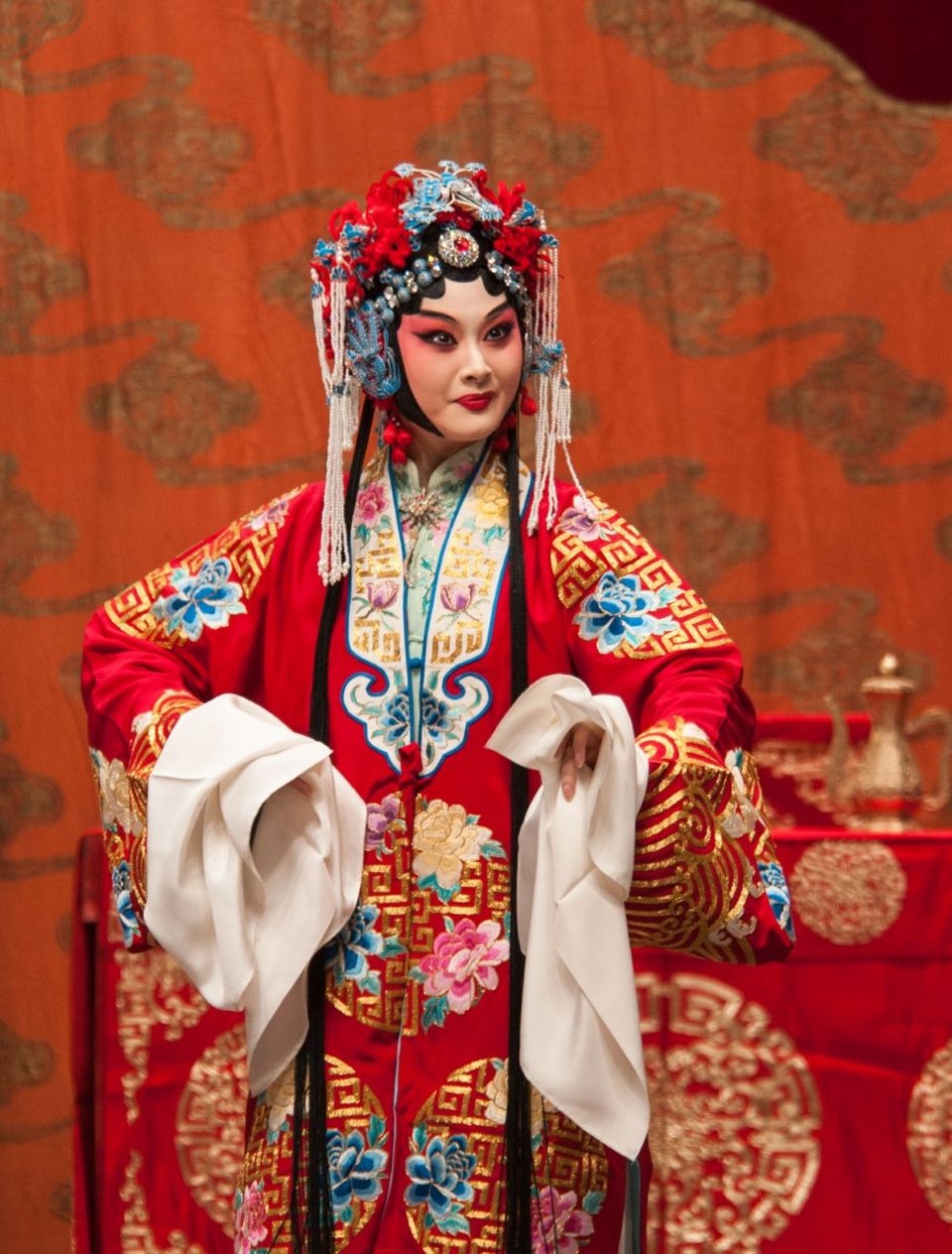 Η περίφημη Οπερα του Πεκίνου στο Μέγαρο -Θα διδάξουν και την τέχνη του μακιγιάζ τους [εικόνες]  | iefimerida.gr 3