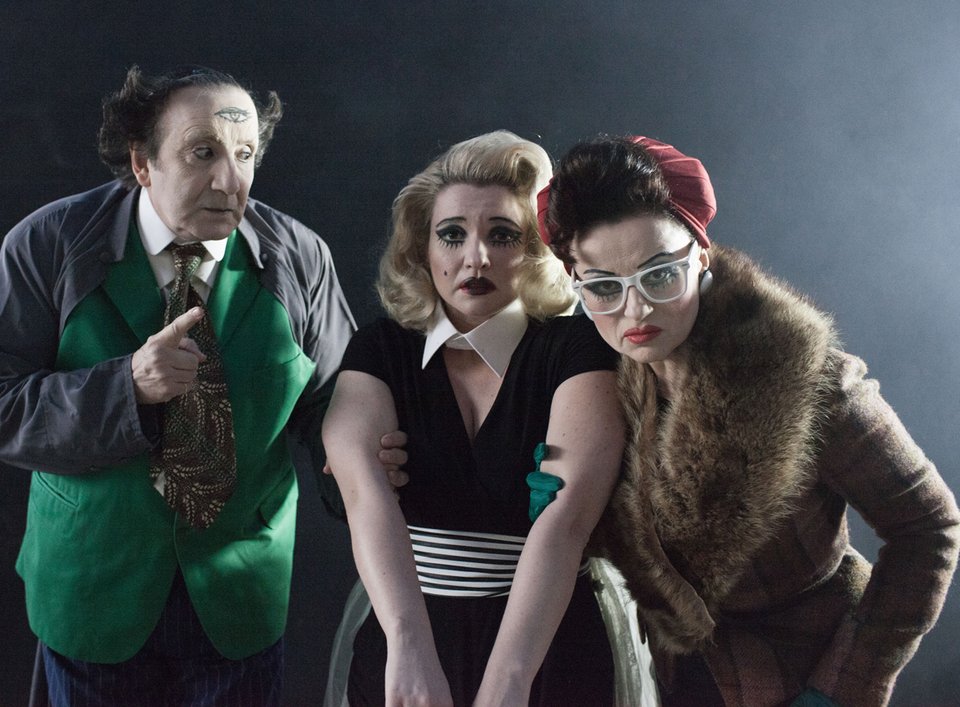 Ο Χουβαρδάς σκηνοθετεί την «Οπερα της πεντάρας» στο Παλλάς [εικόνες] | iefimerida.gr 1