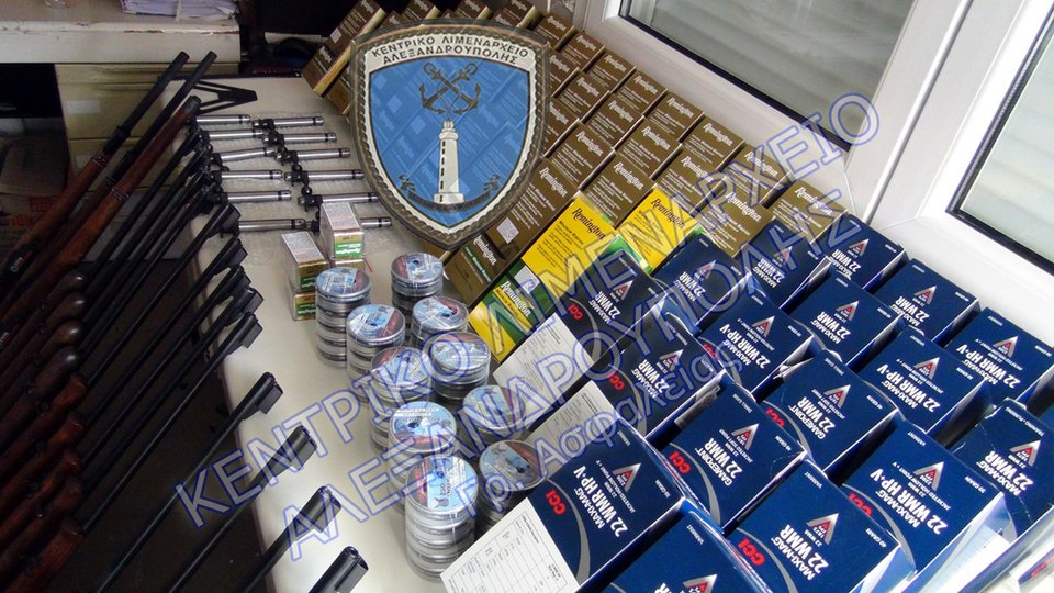 «Πολεμικό» οπλοστάσιο βρέθηκε στην Αλεξανδρούπολη -239.000 σφαίρες, 22 όπλα -Συνελήφθησαν τρεις Βρετανοί ιρακινής καταγωγής [εικόνες] | iefimerida.gr 5