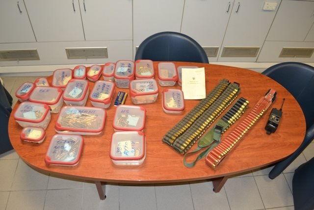 Ηράκλειο: 37χρονος είχε ολόκληρο οπλοστάσιο -6.687 φυσίγγια, 41 χειροβομβίδες, περίστροφα, εκρηκτικά [εικόνες] | iefimerida.gr 2