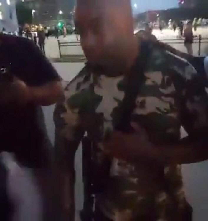 Μακελειό στο Ντάλας: Η σύγχυση με τη φωτογραφία του «φερόμενου ως υπόπτου» [εικόνες & βίντεο] | iefimerida.gr 4