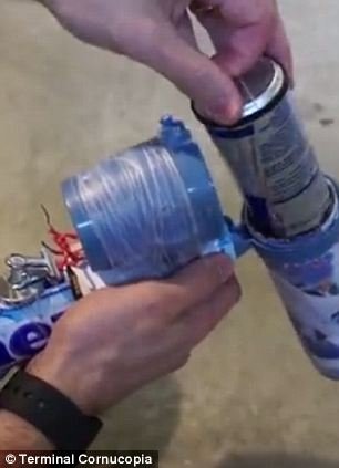 Αμερικανός «ξεγελάει» τα μέτρα ασφαλείας σε αεροδρόμιο-Εφτιαξε αυτοσχέδιο όπλο με προϊόντα από το Duty Free [εικόνες+βίντεο] | iefimerida.gr 0