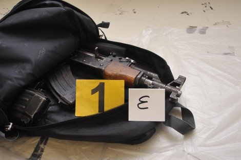 Ολος ο οπλισμός που βρέθηκε στο αυτοκίνητο στα Εξάρχεια [εικόνες] | iefimerida.gr 3