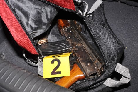 Ολος ο οπλισμός που βρέθηκε στο αυτοκίνητο στα Εξάρχεια [εικόνες] | iefimerida.gr 6