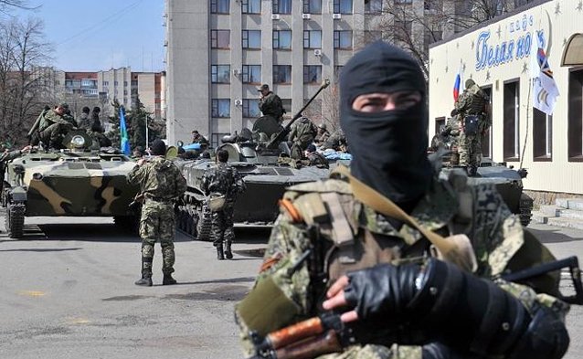 Γι' αυτές τις κορδέλες γίνεται ο πόλεμος στην Ουκρανία -Το σύμβολο που μισούν οι Ουκρανοί εθνικιστές [εικόνες] | iefimerida.gr 5