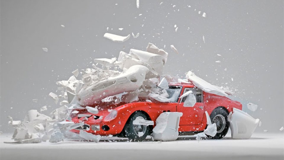 Αυτές είναι οι πιο εκπληκτικές εικόνες με αυτοκίνητα εν ώρα έκρηξης που θα δείτε ποτέ [εικόνες+βίντεο] | iefimerida.gr 2