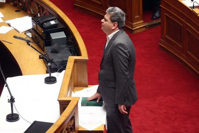 Καρέ-καρέ η ορκωμοσία της νέας Βουλής -Οι τρεις όρκοι και ο απών [εικόνες & βίντεο] | iefimerida.gr 30