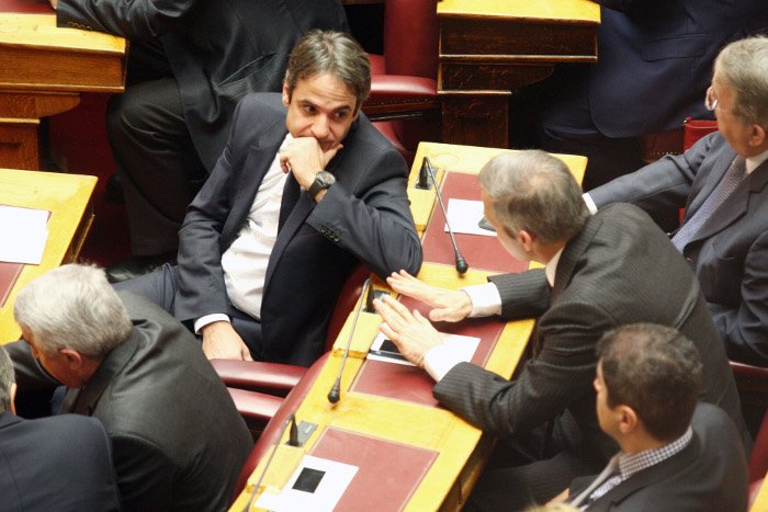 Καρέ-καρέ η ορκωμοσία της νέας Βουλής -Οι τρεις όρκοι και ο απών [εικόνες & βίντεο] | iefimerida.gr 29