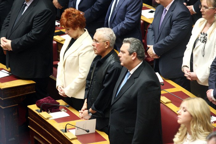 Καρέ-καρέ η ορκωμοσία της νέας Βουλής -Οι τρεις όρκοι και ο απών [εικόνες & βίντεο] | iefimerida.gr 33