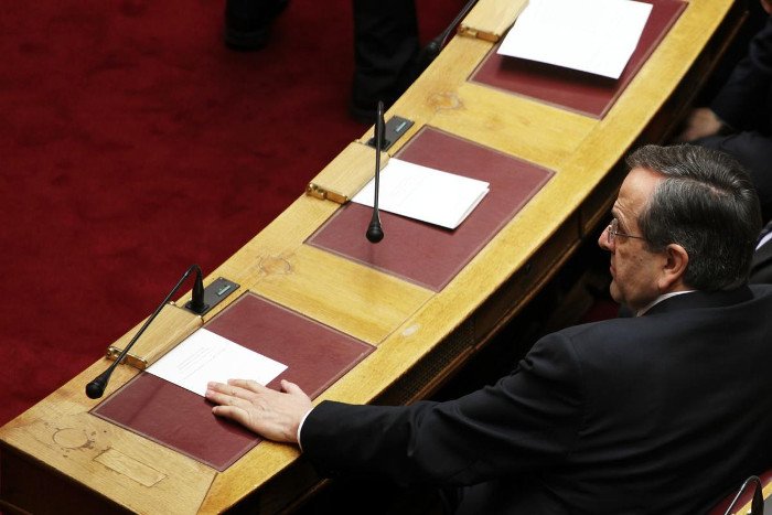 Το backstage της προχθεσινής ορκωμοσίας στη Βουλή -Η εξωτική κυρία με το ροζ, τα λουσάτα ντυσίματα, τα φιλιά [εικόνες] | iefimerida.gr 29