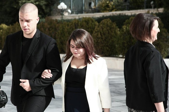 Το backstage της προχθεσινής ορκωμοσίας στη Βουλή -Η εξωτική κυρία με το ροζ, τα λουσάτα ντυσίματα, τα φιλιά [εικόνες] | iefimerida.gr 45