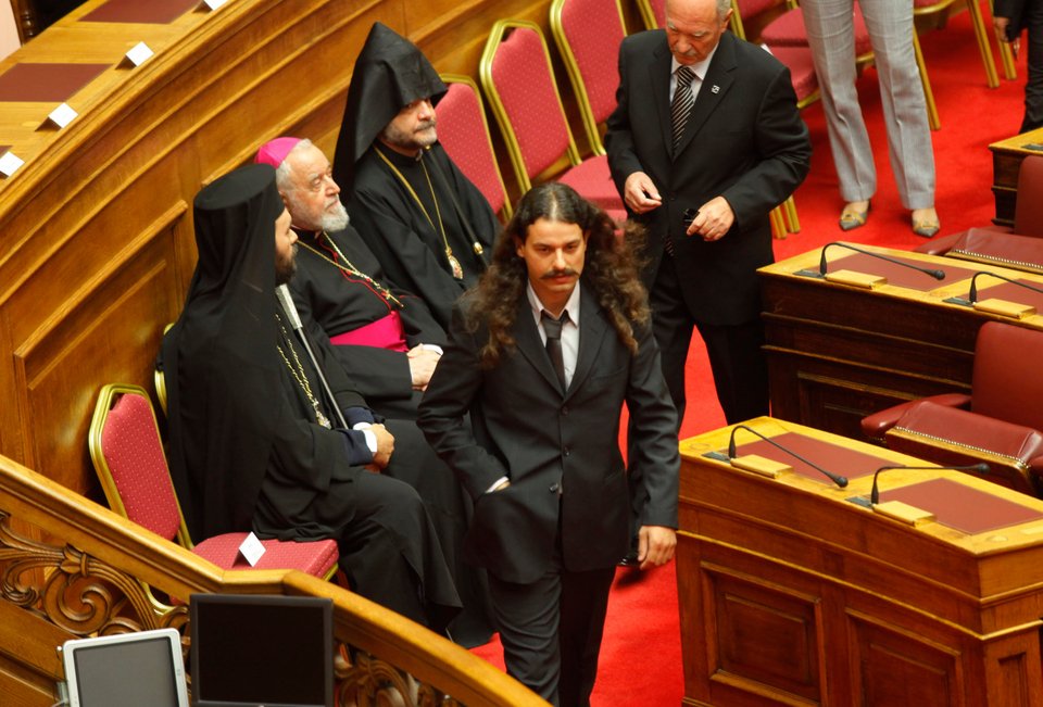 Το backstage της ορκωμοσίας των 300 της Βουλής[εικόνες] | iefimerida.gr 8