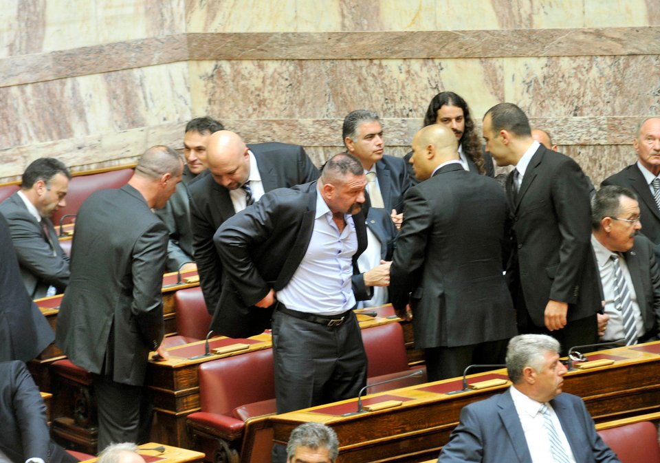 Το backstage της ορκωμοσίας των 300 της Βουλής[εικόνες] | iefimerida.gr 14
