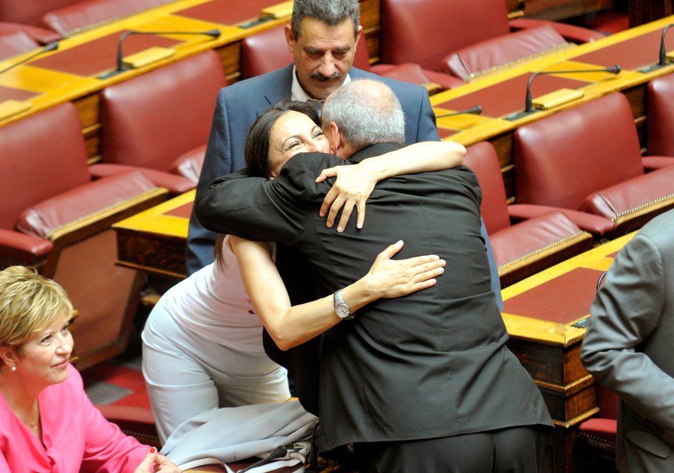 Το backstage της ορκωμοσίας των 300 της Βουλής[εικόνες] | iefimerida.gr 15