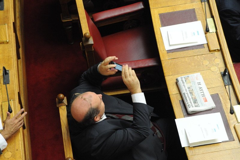 Οι selfies του Φίλη -Το παρολίγον «ατύχημα» με τα γυαλιά [εικόνες] | iefimerida.gr 4