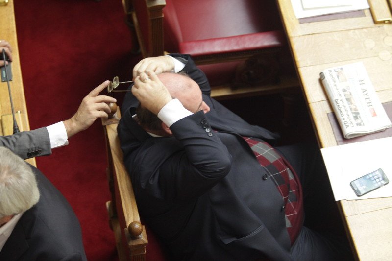 Οι selfies του Φίλη -Το παρολίγον «ατύχημα» με τα γυαλιά [εικόνες] | iefimerida.gr 8