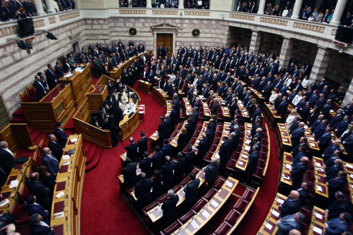 Καρέ-καρέ η ορκωμοσία της νέας Βουλής -Οι τρεις όρκοι και ο απών [εικόνες & βίντεο] | iefimerida.gr 8