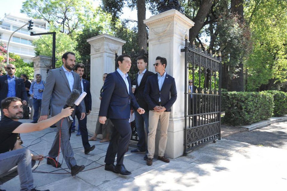 To παρασκήνιο της ορκωμοσίας: Η έκπληξη Χαϊκάλη, η χαρά του Κατρούγκαλου και η βλοσυρή ματιά του Πολάκη [εικόνες] | iefimerida.gr 7