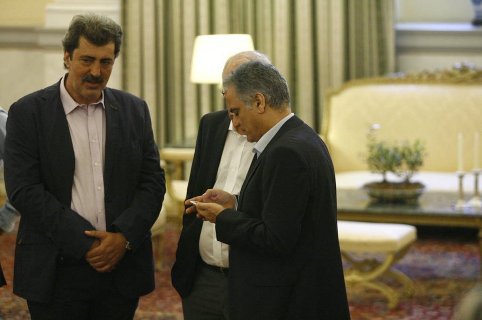 To παρασκήνιο της ορκωμοσίας: Η έκπληξη Χαϊκάλη, η χαρά του Κατρούγκαλου και η βλοσυρή ματιά του Πολάκη [εικόνες] | iefimerida.gr 4