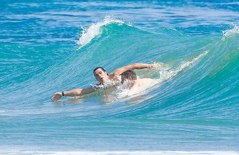 Ο Ορλάντο Μπλουμ δικαιώνει τον τίτλο του πιο σέξι άνδρα [εικόνες] | iefimerida.gr 4