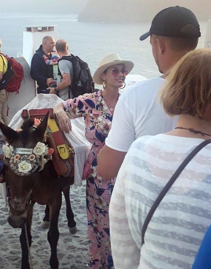 Στη Σαντορίνη για διακοπές η Katy Perry και ο Orlando Bloom [εικόνες] | iefimerida.gr 0