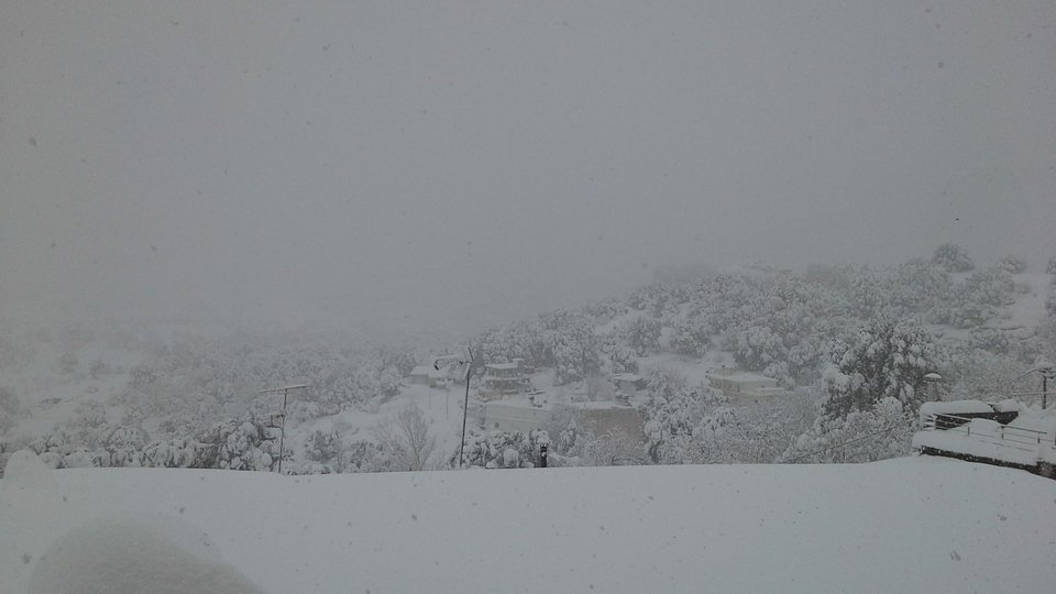 «Χάθηκε» μέσα στα χιόνια το Οροπέδιο Λασιθίου [εικόνες] | iefimerida.gr 1