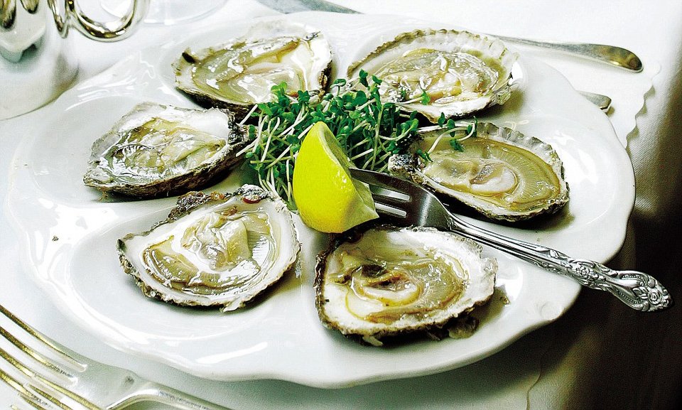 Φάτε όστρακα στο στέκι των γκάνγκστερ -Το αρχαιότερο λονδρέζικο εστιατόριο - Από το 1889 [εικόνες]   | iefimerida.gr 4