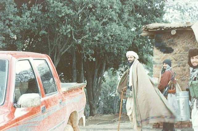 Το αρχηγείο του Μπιν Λάντεν -Σπάνιο υλικό από το κρησφύγετο του αρχηγού της Αλ Κάιντα [εικόνες] | iefimerida.gr 8