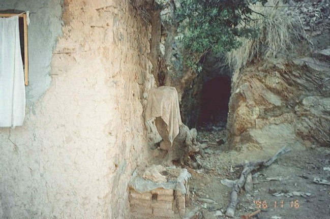 Το αρχηγείο του Μπιν Λάντεν -Σπάνιο υλικό από το κρησφύγετο του αρχηγού της Αλ Κάιντα [εικόνες] | iefimerida.gr 11