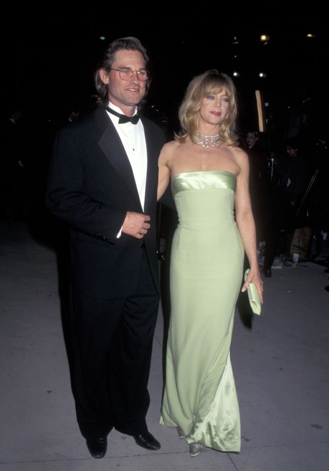 Ρετρό μόδα των Οσκαρ: Τι φορούσαν οι σταρ πριν από 20 χρόνια [εικόνες] | iefimerida.gr 12