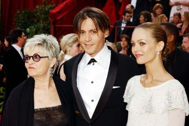 Τι συμβαίνει στον Τζόνι Ντεπ –Η χειρότερη φάση της ζωής του [εικόνες] | iefimerida.gr 0